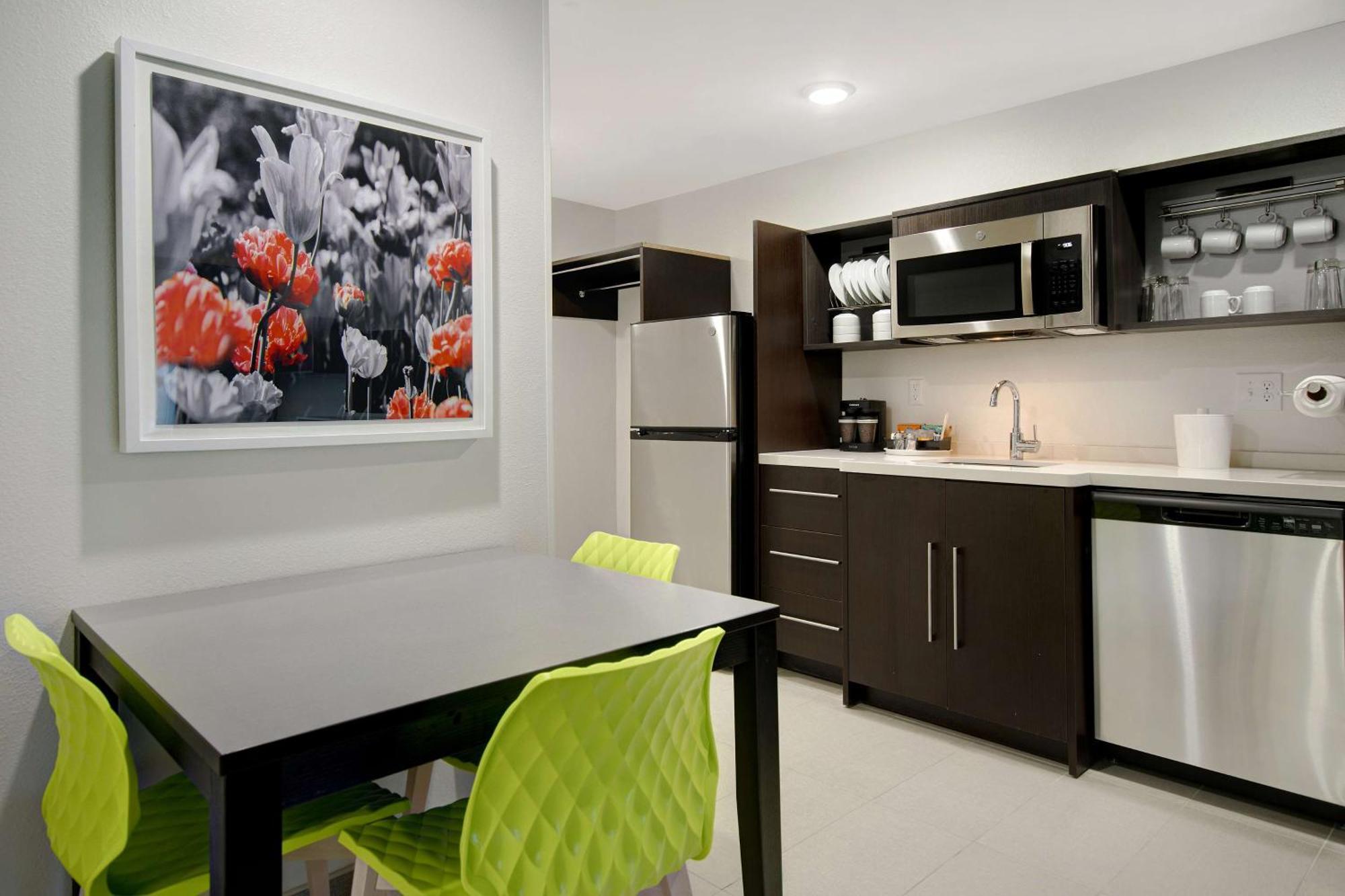 Home2 Suites By Hilton Grand Rapids Airport Kentwood Exterior foto